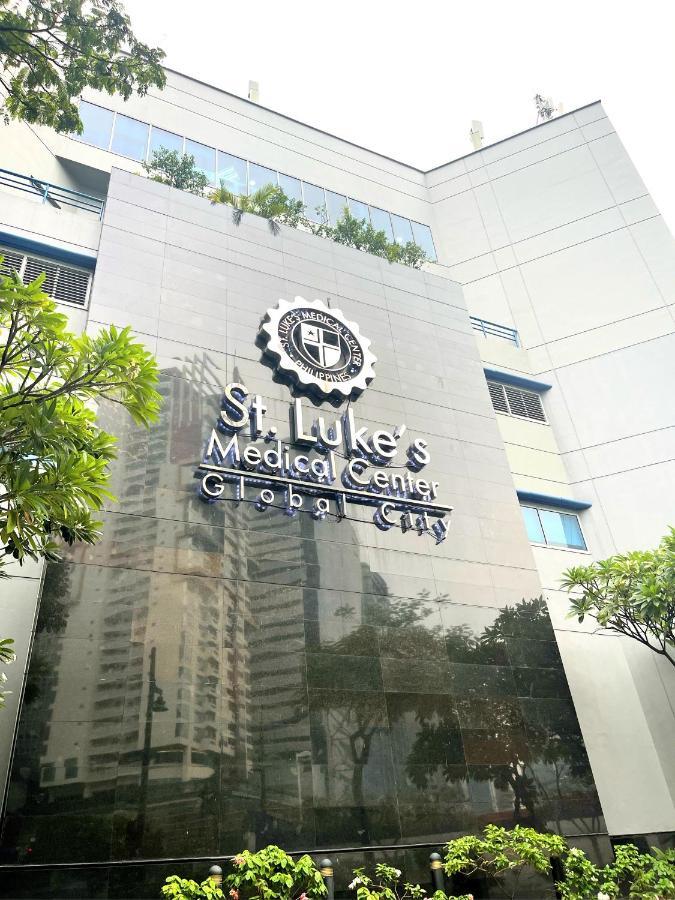 Hotel Airobedz Mckinley - Near Sm Aura Manila Zewnętrze zdjęcie